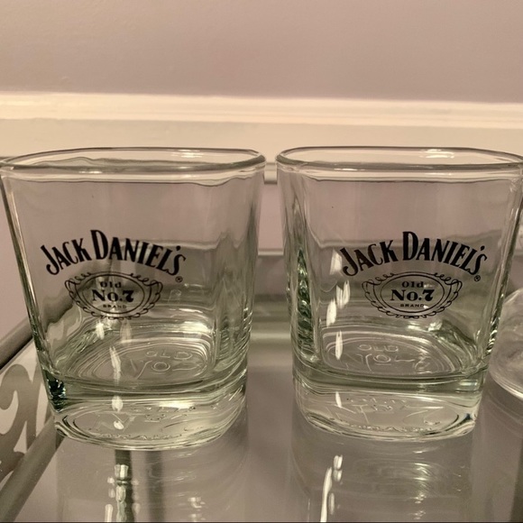3 bar glasses including 2 square Jack Daniels and 1 Gentlemen Jack tumbler - Picture 6 of 11